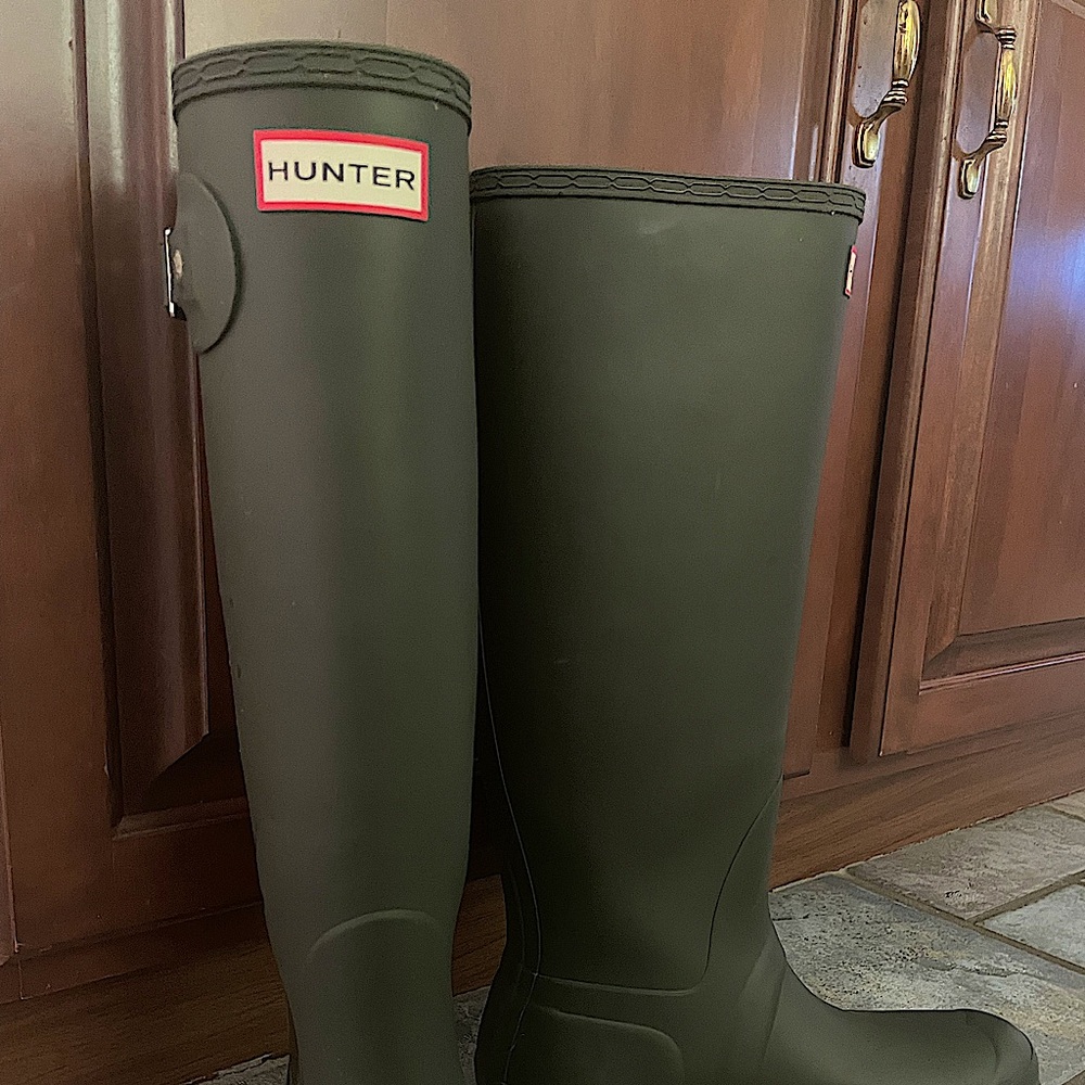 Hunter Boots size 9 in the color Hunter Green